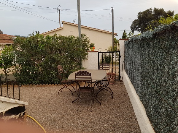 roses maison 4 facesde 120m2 3 chambres au calme
