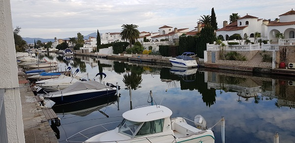 Appartement une chambre vue canal
