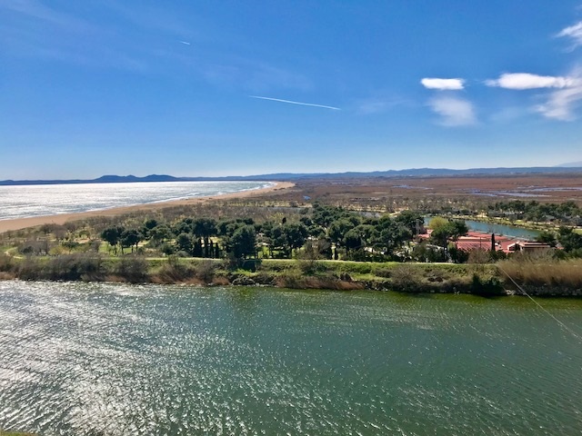 Ampuriabrava pres de la mer bel appartement renové 2 chambres